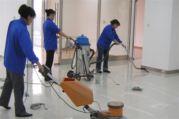 現(xiàn)代社區(qū)中的仆人家政與物業(yè)管理 服務升級與協(xié)同發(fā)展